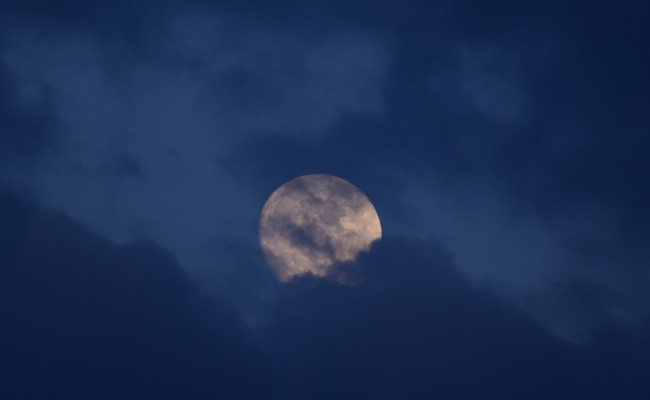 cloudy-moon
